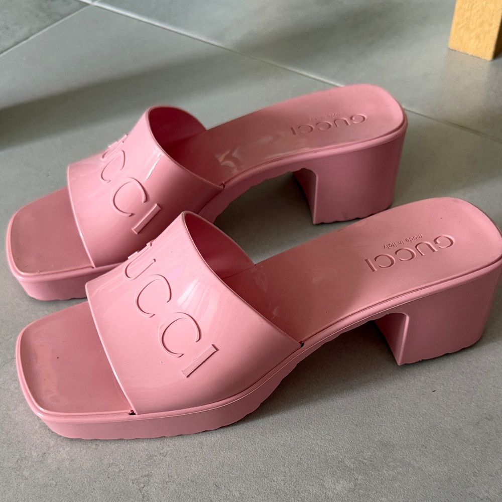 Gucci Glossy Pink Mules - Picture 2 of 5